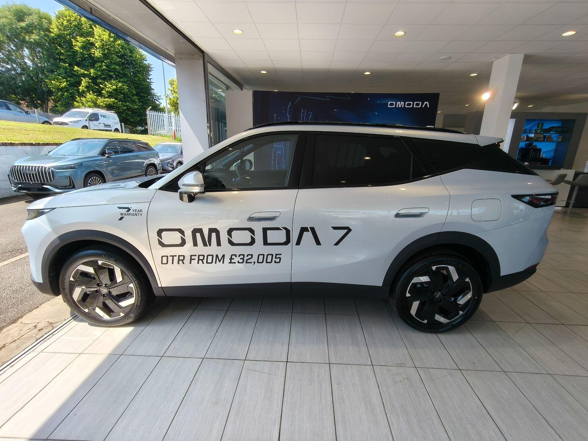 Large vehicle image